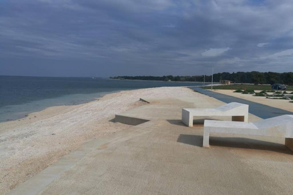 Apartman Near Fazana-500 From The Sea Exterior photo
