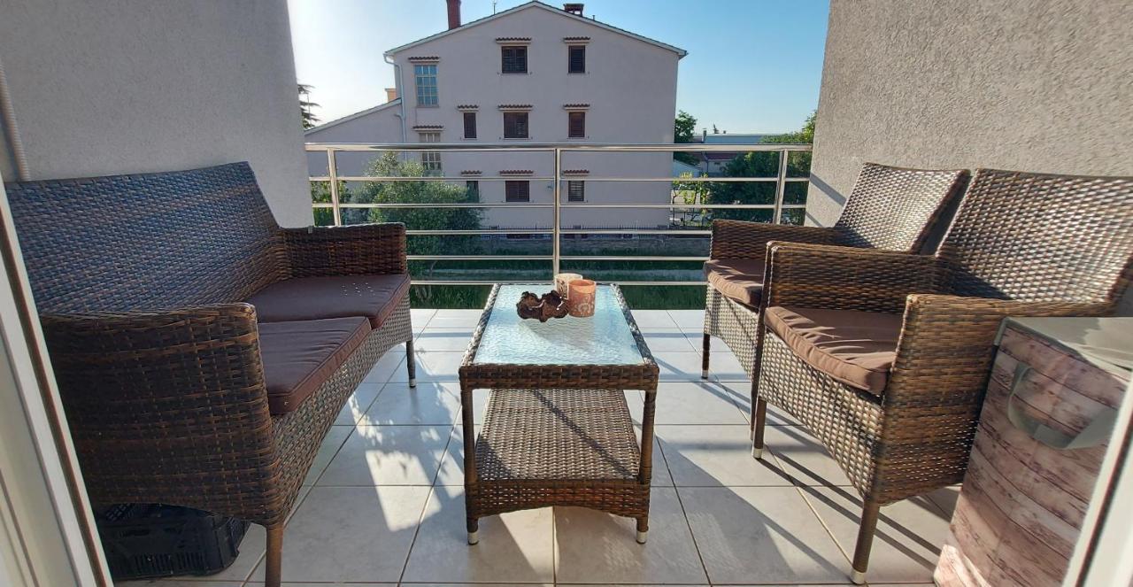 Apartman Near Fazana-500 From The Sea Exterior photo