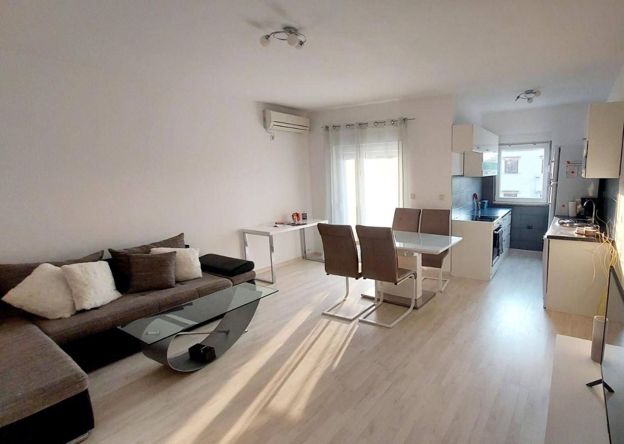 Apartman Near Fazana-500 From The Sea Exterior photo
