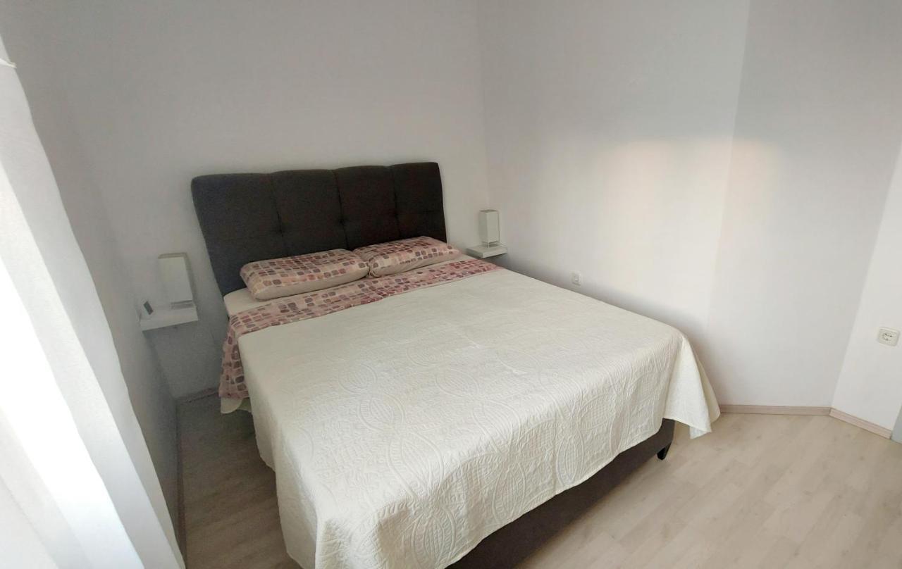Apartman Near Fazana-500 From The Sea Exterior photo